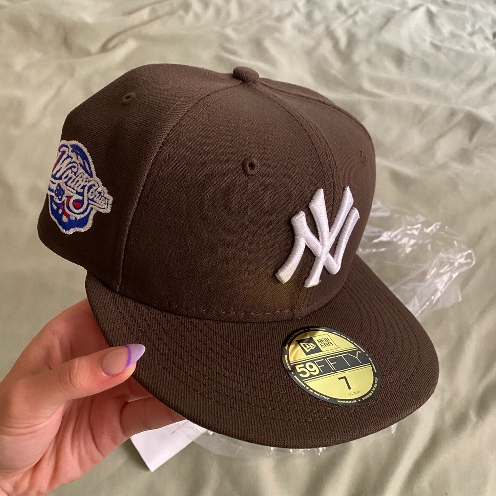 BRAND NEW chocolate New York Yankees fitted SOLD!